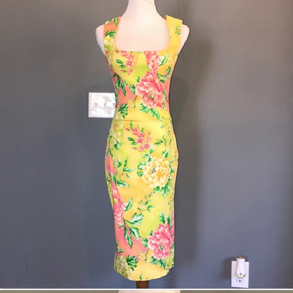 Dolce & Gabbana Dresses & Skirts - Dolce & Gabbana Floral Pencil Dress